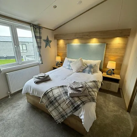 Golden Anchor - The Oakland Lodge - Coastal Caravan Breaks Chapel Saint Leonards Exterior photo