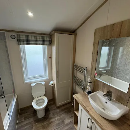 Golden Anchor - The Oakland Lodge - Coastal Caravan Breaks Chapel Saint Leonards Exterior photo