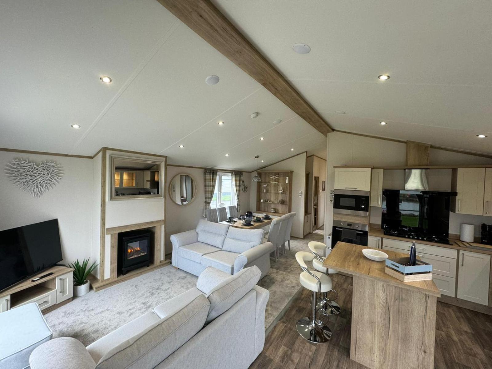 Golden Anchor - The Oakland - Coastal Caravan Breaks * Chapel Saint Leonards